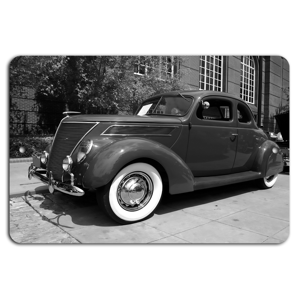 Vintage Car Artistry for Timeless Elegance