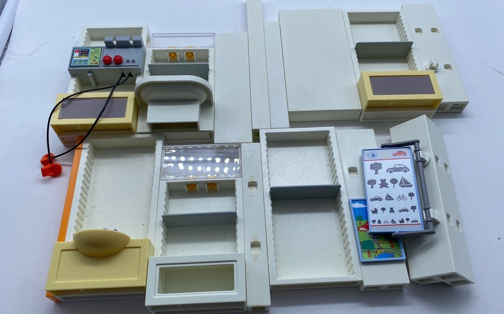 Playmobil 4404 Replacement Parts Children's Hospital Maternity Ward Parts