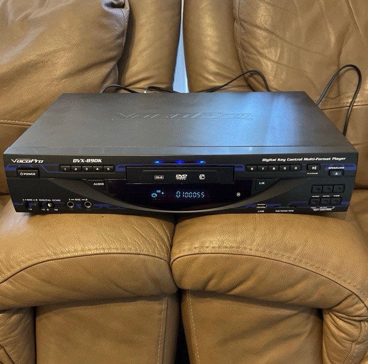 VocoPro DVX890K Professional DVD Player with Karaoke