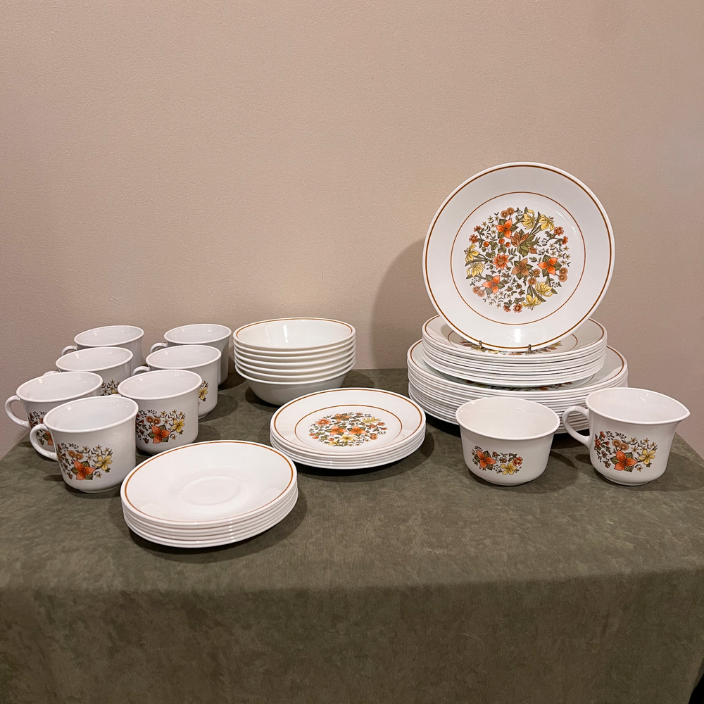 Vintage Corning Corelle Indian Summer Dinner set, 57 pieces