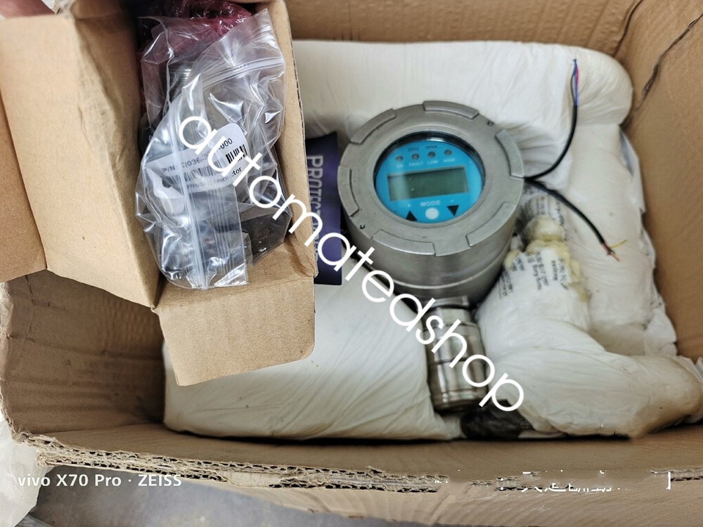 1Pcs New FGM-1300S Gas detector Shipping DHL or FedEX
