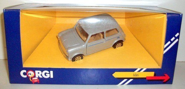 CORGI 1/36 - C330/6 MINI CITY - CLASSIC MINI - SILVER