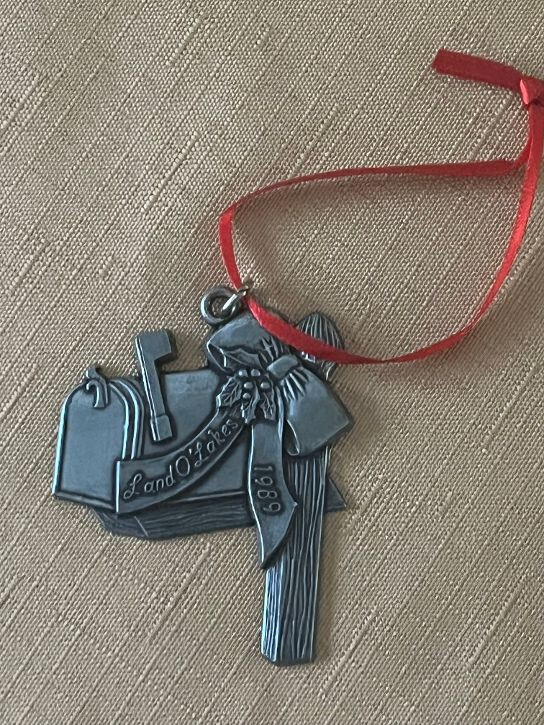 1989 Land O Lakes Christmas Ornament Solid Pewter Mailbox With Red Bow