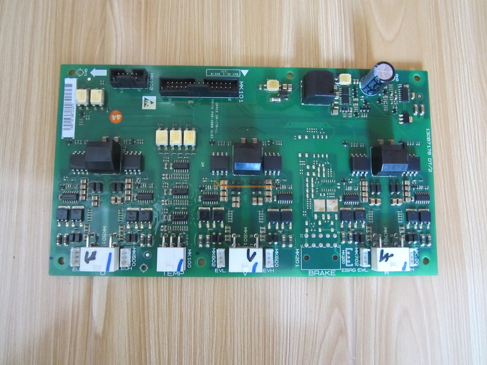1PCS Danfoss 130B7178 inverter board