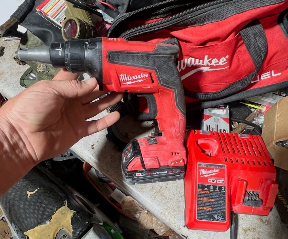 Milwaukee Cordless Drill Kit with Battery and Charger
