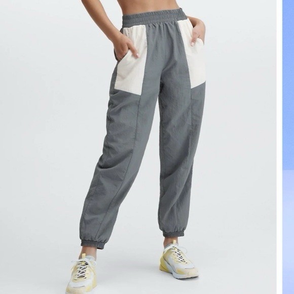 Fabletics Jaylee Two-Tone Track Pants in Storm Cloud XS Nylon Workout