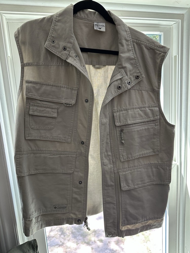 Columbia Men's Large Multipocket Tactical Vest Jacket for Outdoor Fishing EUC