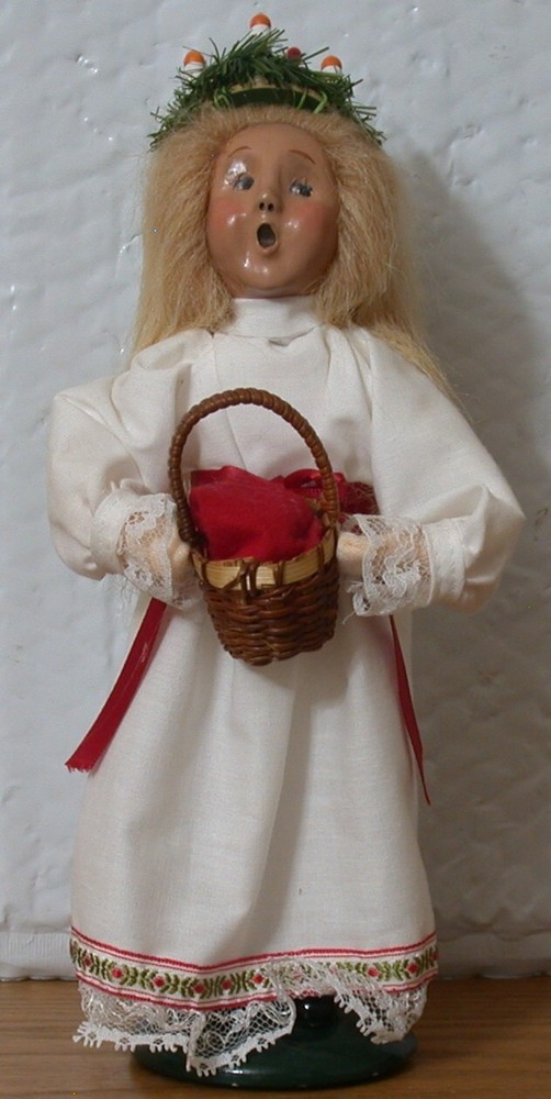 1996 Byers Choice Carolers Children of the World St. Lucia-Sweden Girl w Candles