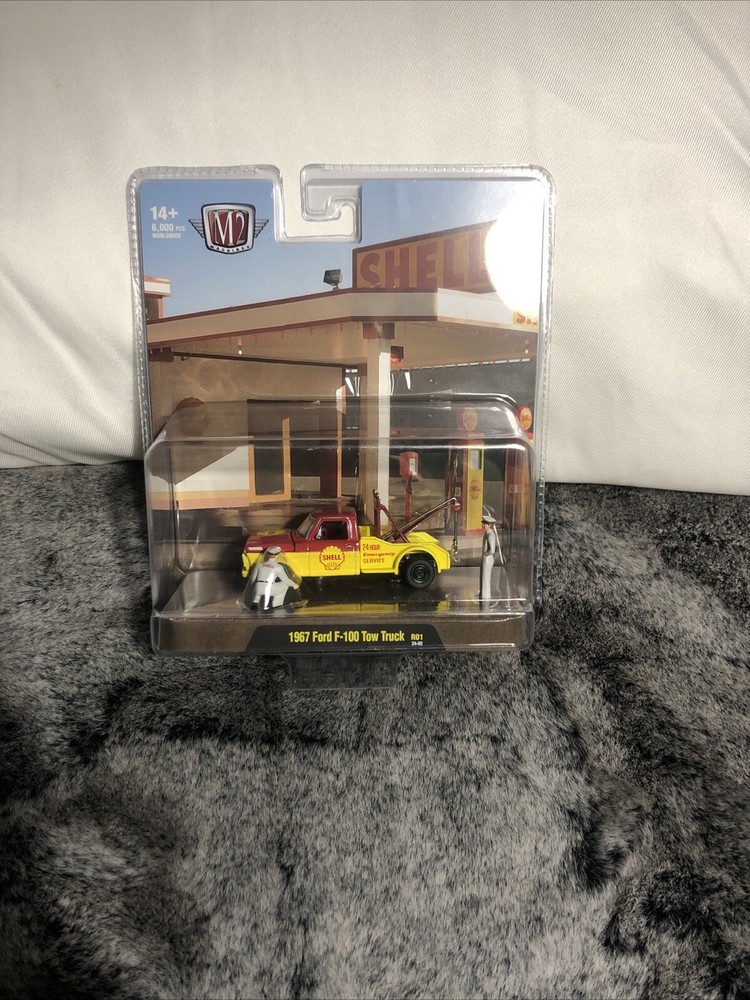 NEW!! 🔥🔥M2 MACHINES DIORAMA 1967 FORD F-100 TOW TRUCK SHELL STATION NIP.