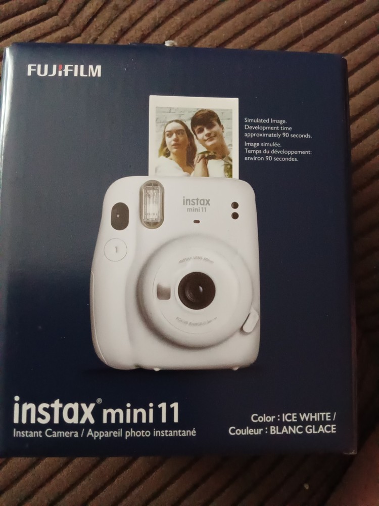 Fuji Instax Mini 11 Instant Camera Ice White One Touch Polaroid Style