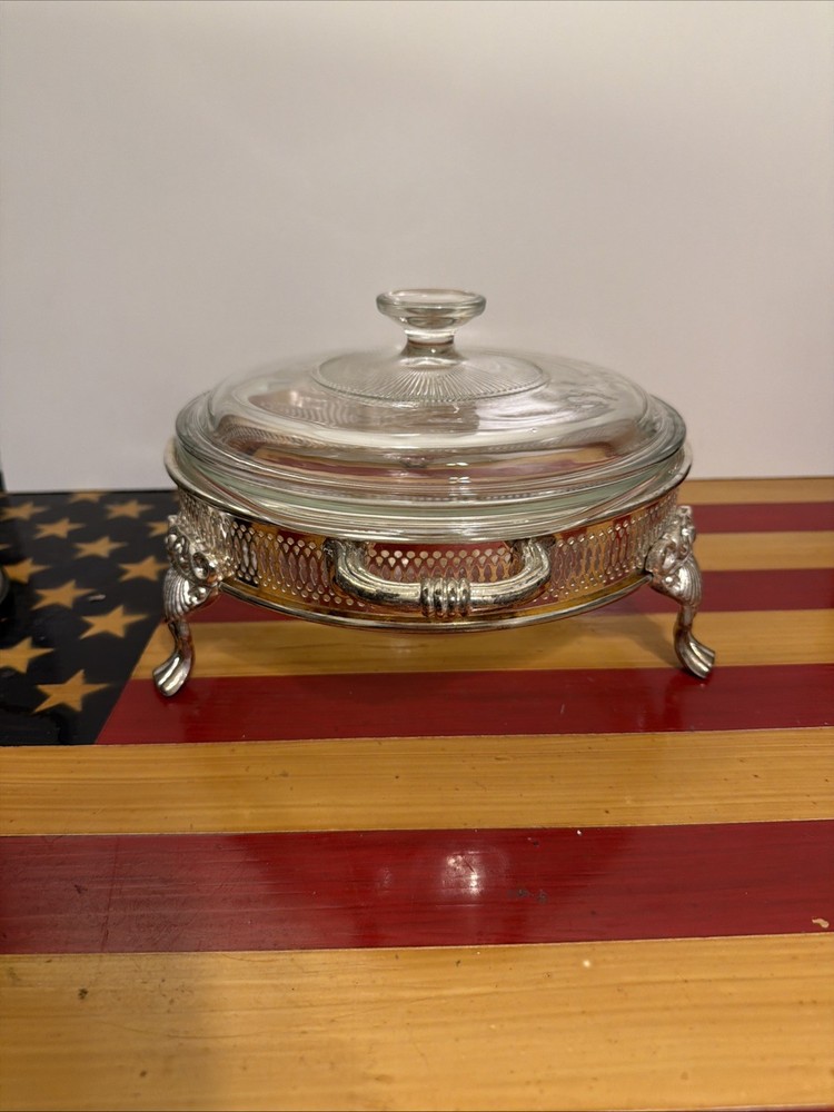 VTG Pyrex Round Casserole Dish Bowl w/ Lid Pedestal Silver Plated Caddy Holder