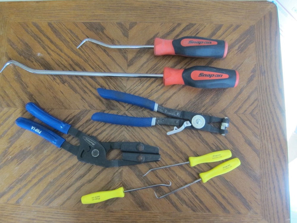 Snap-on Soft Grip Trim Pad Radiator Hose Pick Tool for Clamp Removal in Blue