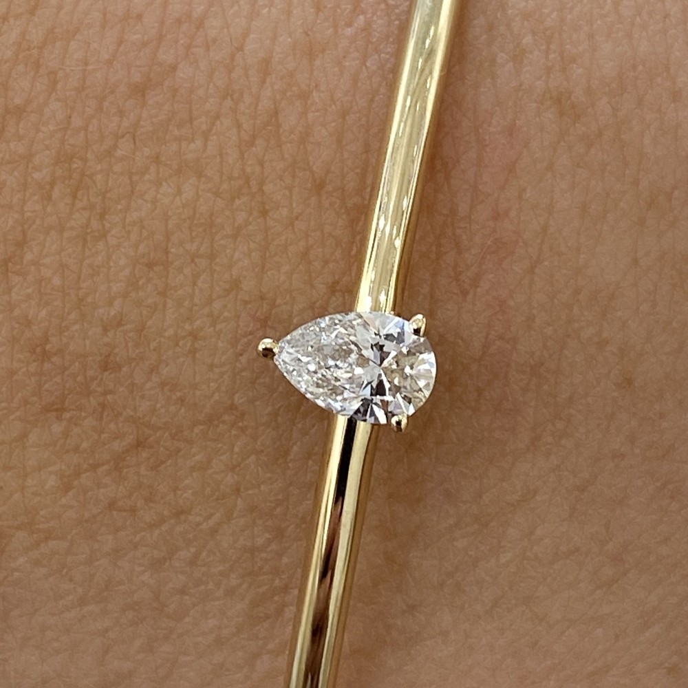 14K Yellow Gold Bangle Bracelet 0.80ct Pear Lab-Created Diamond F/VS
