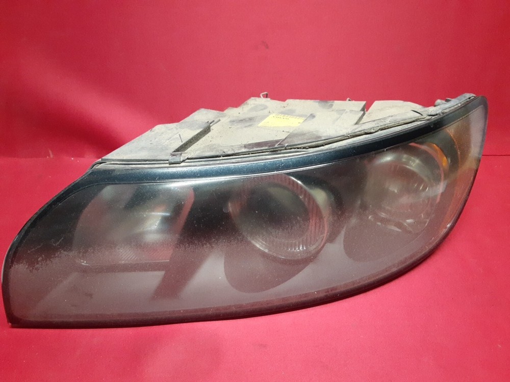 2004 - 2007 Volvo S40 05-07 V50 LEFT DRIVER Headlight Lamp HALOGEN 31335215