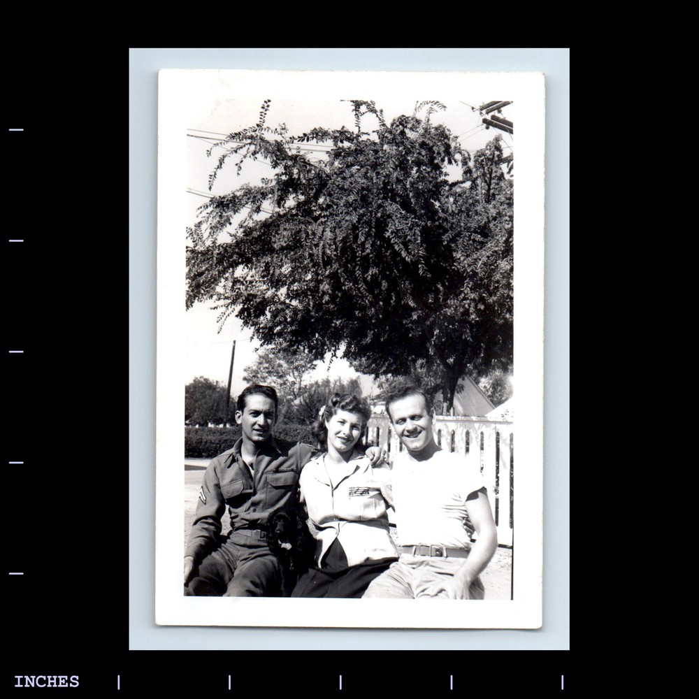 Old Vintage Photo AFFECTIONATE MEN WOMAN ARMY SOLDIER IN UNIFORM