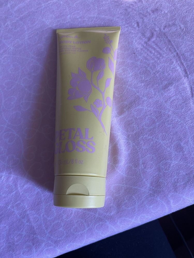 VICTORIA’S SECRET PINK PETAL GLOSS FRAGRANCE BODY LOTION