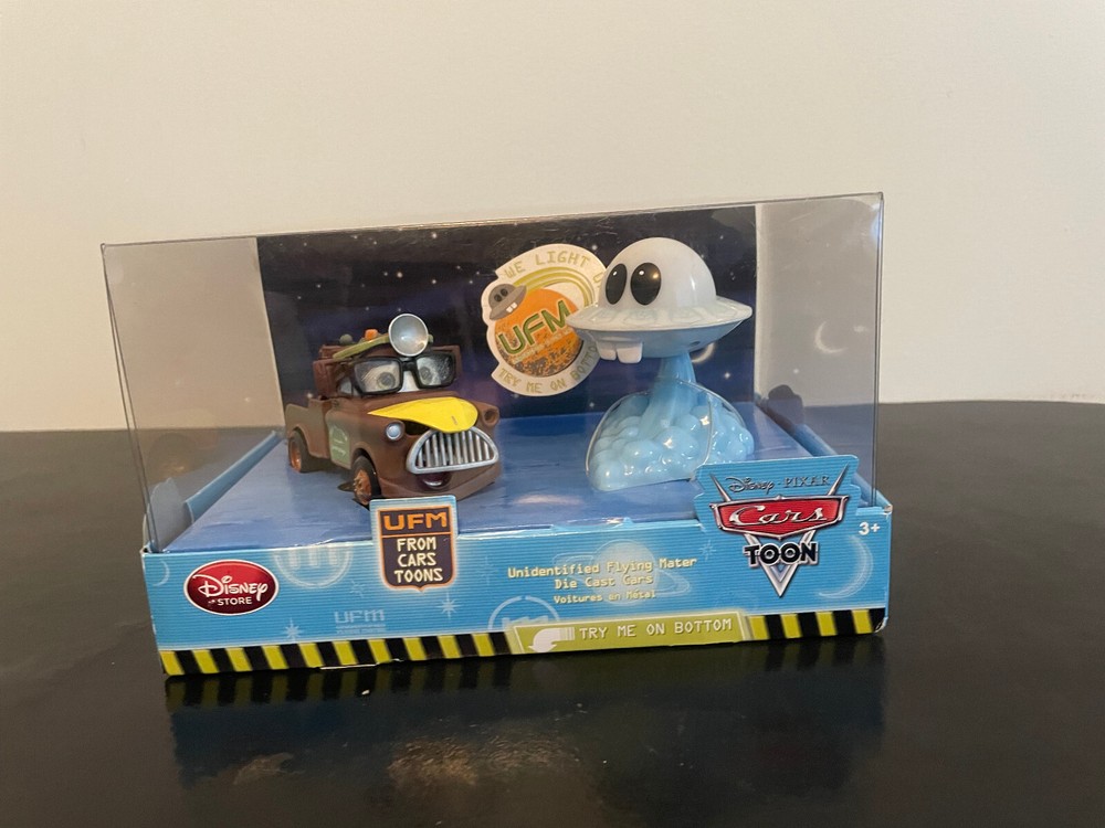 Disney Pixar Cars Toons Light Up UFM & Dr. ABSCHLEPP WAGEN Mater Characters NIB