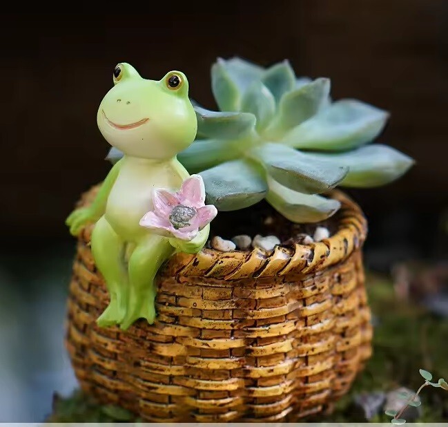 Frog on Flower Pot Miniature Fairy Garden Statue Resin Small Figurine Decor Gift