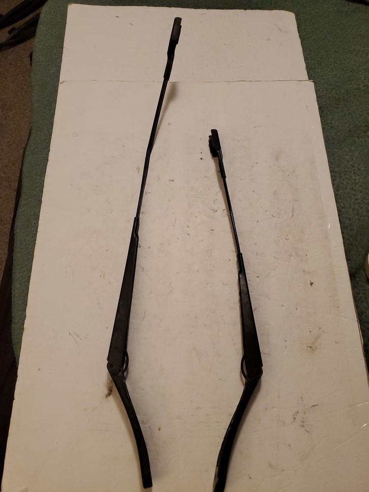 2011-2019 Ford Fiesta LEFT & RIGHT WINDSHIELD WIPER ARMS OEM