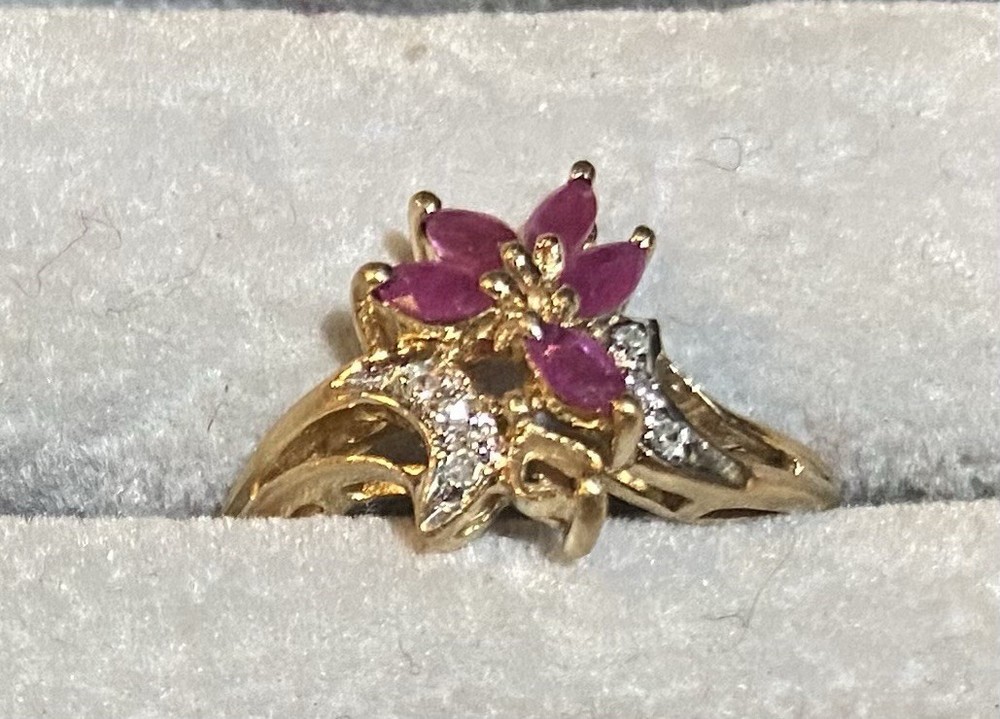 10k Women’s Gold Ring W Diamonds & Amethyst? Pink Purple Gems Weight 2.0 Grams