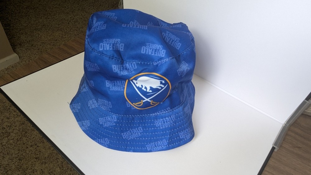 NWOT Youth Reversable BUFFALO SABRES Hockey Bucket Cap Hat
