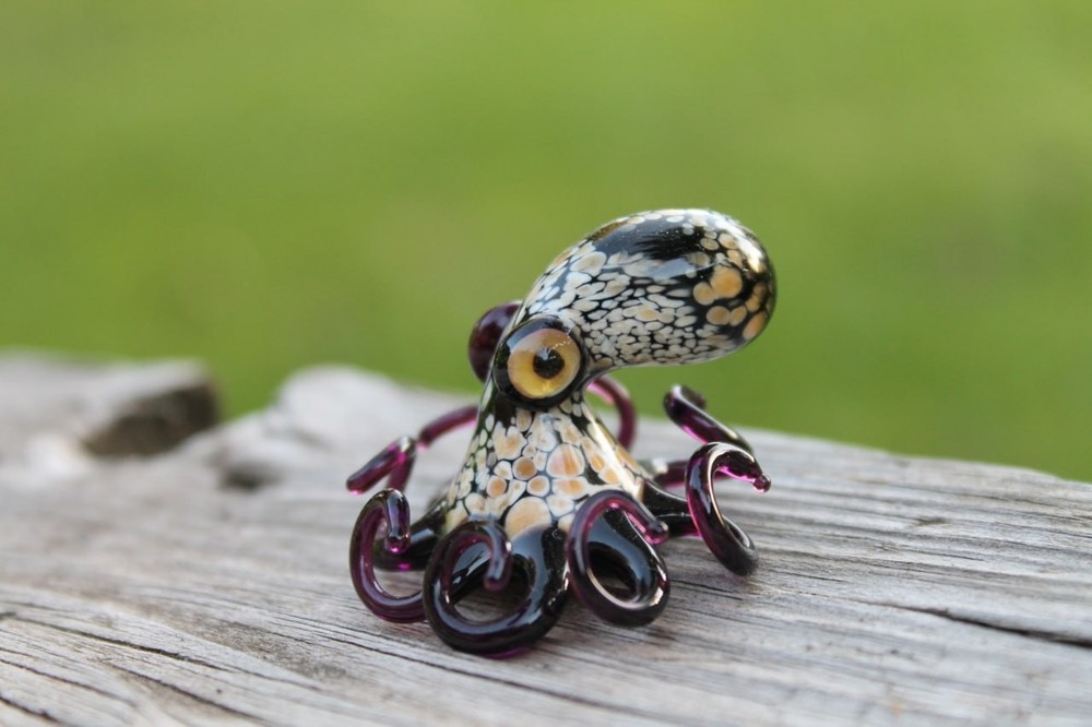 Beige Black Handmade Glass Octopus Figurine –  Lampwork Animal – Miniature