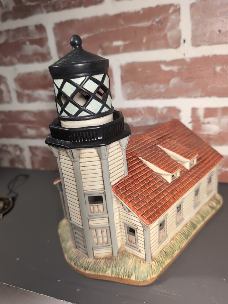 Lefton Cabrillo Point Lighthouse Lamp 01330, made in 1994 out of production