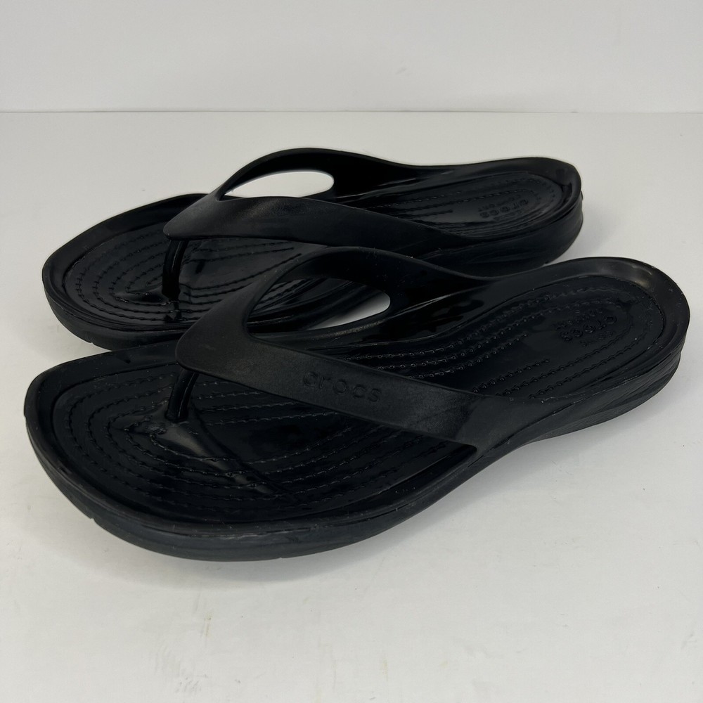 Crocs Womens Iconic Comfort Kadee II Size 6 Flip Flop Solid Black Sandal