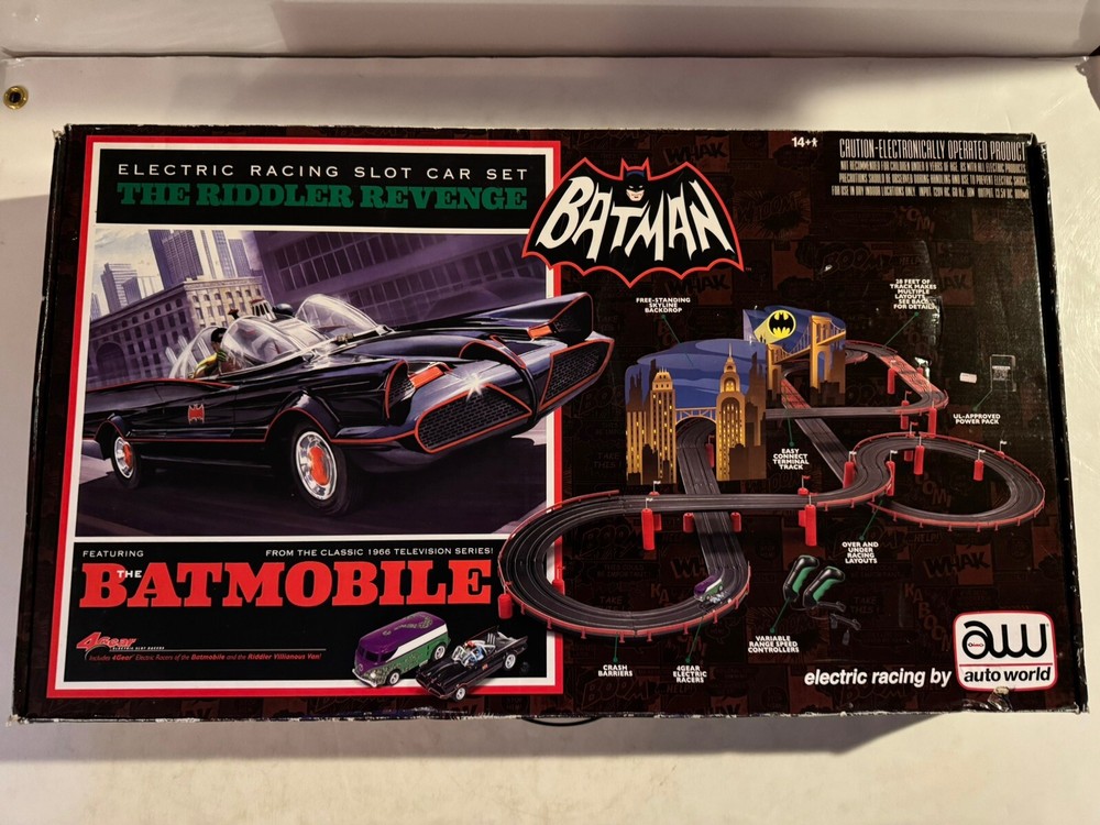 Auto World Electric Racing Slot Car Set The Riddler Revenge BATMOBILE & VW BUS