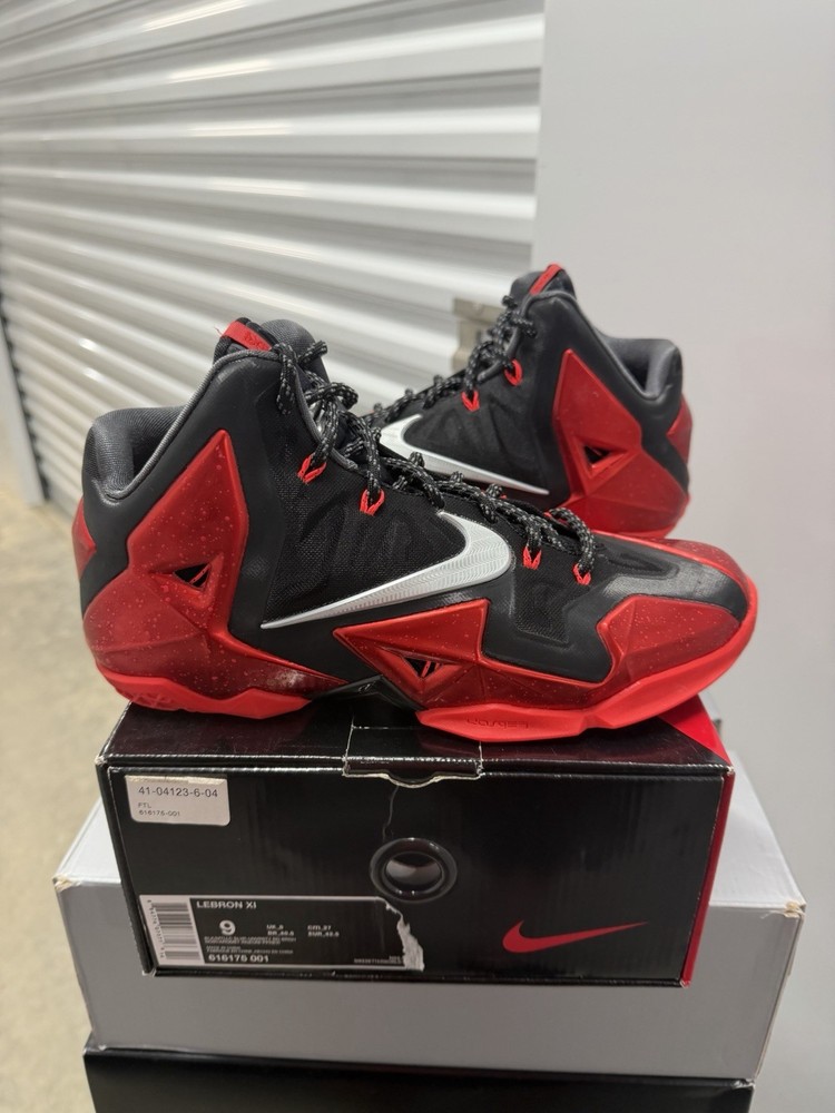 Nike lebron 11 Away size 9 616175-001