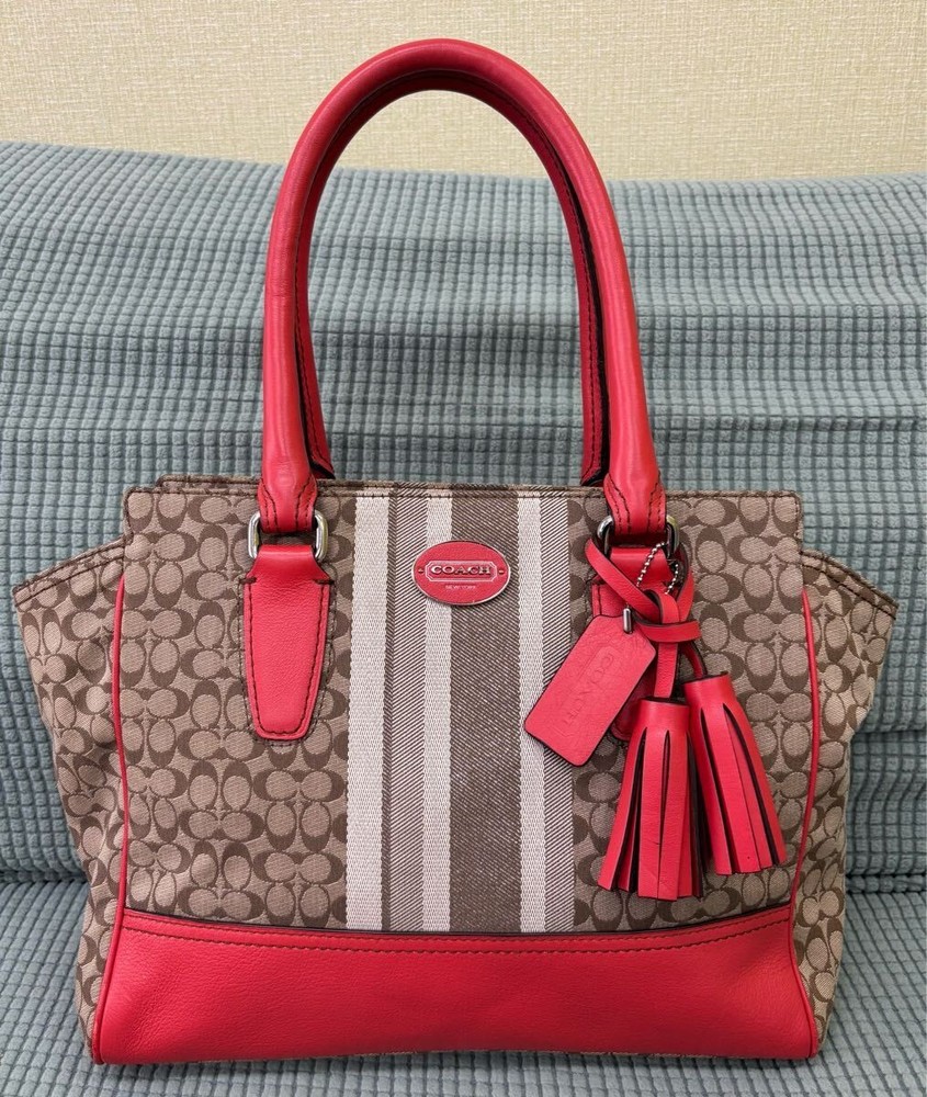 COACH Signature Leather Tote Bag for Women Stylish & Spacious