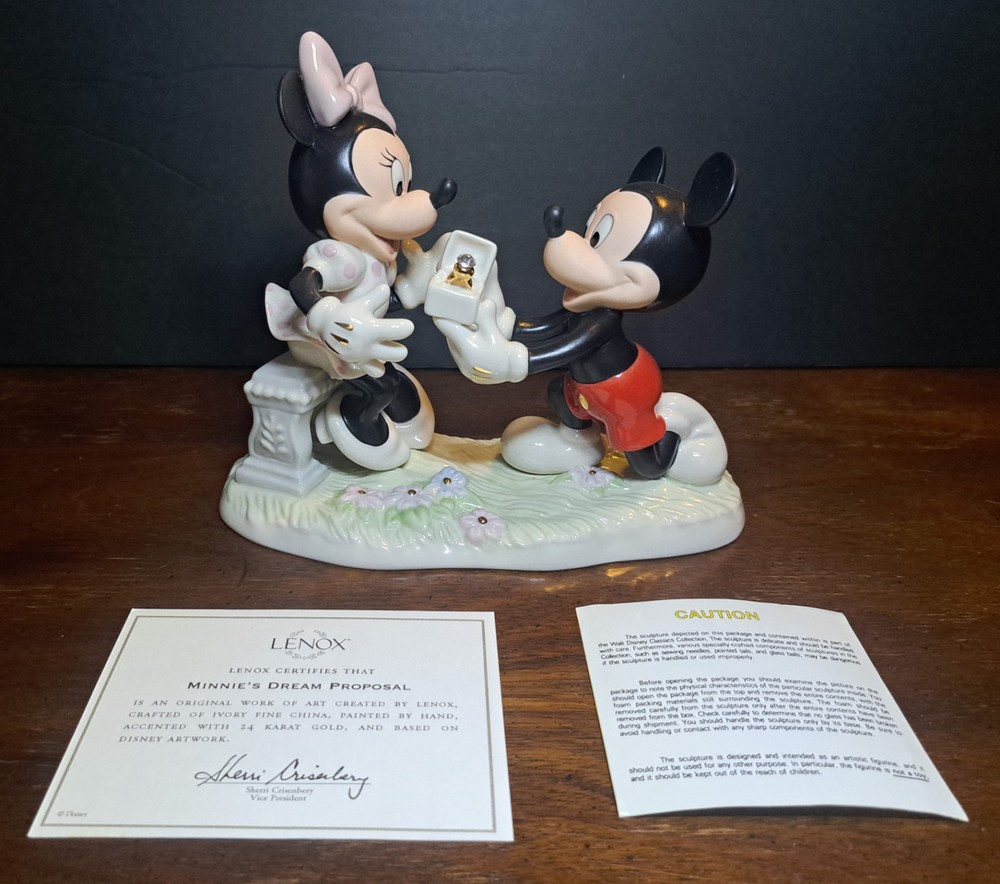 Lenox Disney Minnie’s Dream Proposal Figurine Mickey Mouse NEW