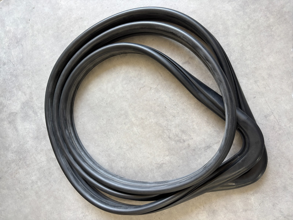 TOYOTA LAND CRUISER OEM FJ80 91-97 Back Door Glass Weather Strip 68291-60050