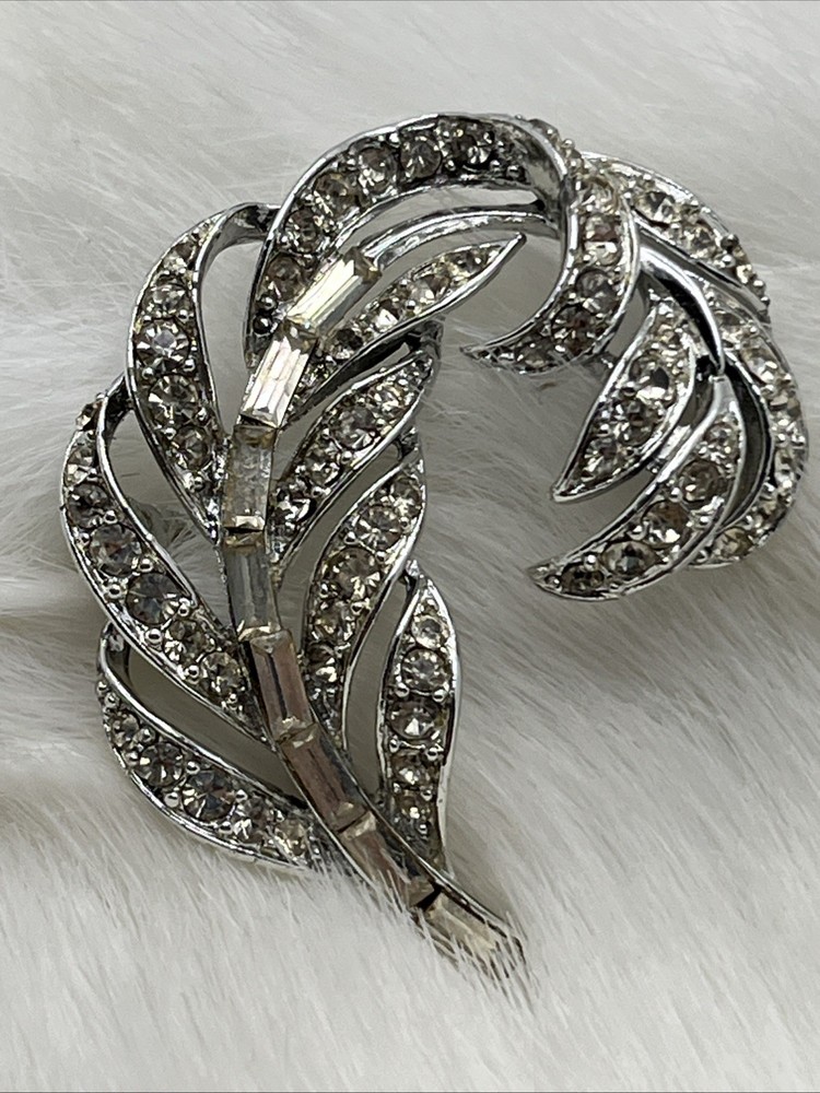 lisner rhinestone brooch Pin Feather Leaf Silver Tone Vintage Jewelry