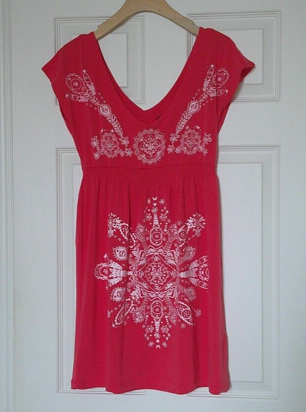 Venus Coral and White Embroidered Geometric Dress - Size Small - EUC