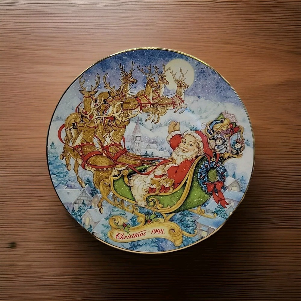 Collectible Plate Avon 1993 Special Christmas Delivery Santa Sled Reindeer