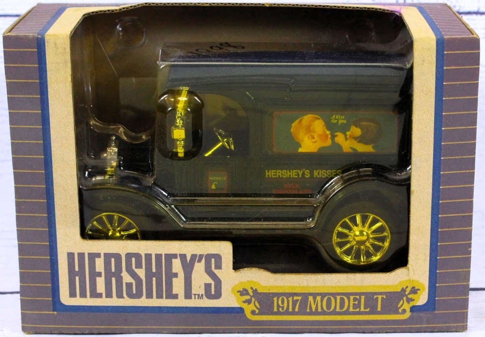 Ertl Hershey's Kisses 1917 Model T 1/25 Scale Diecast Locking Coin Bank Diecast