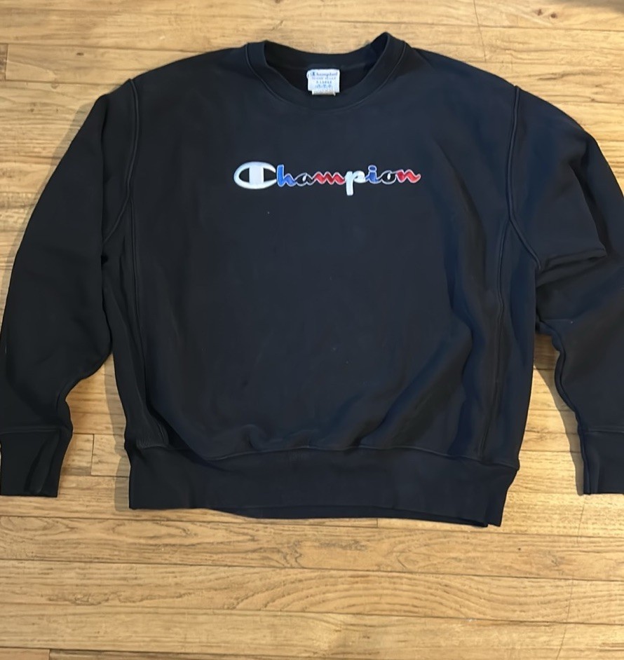Men's black Champion sweatshirt in extra large size