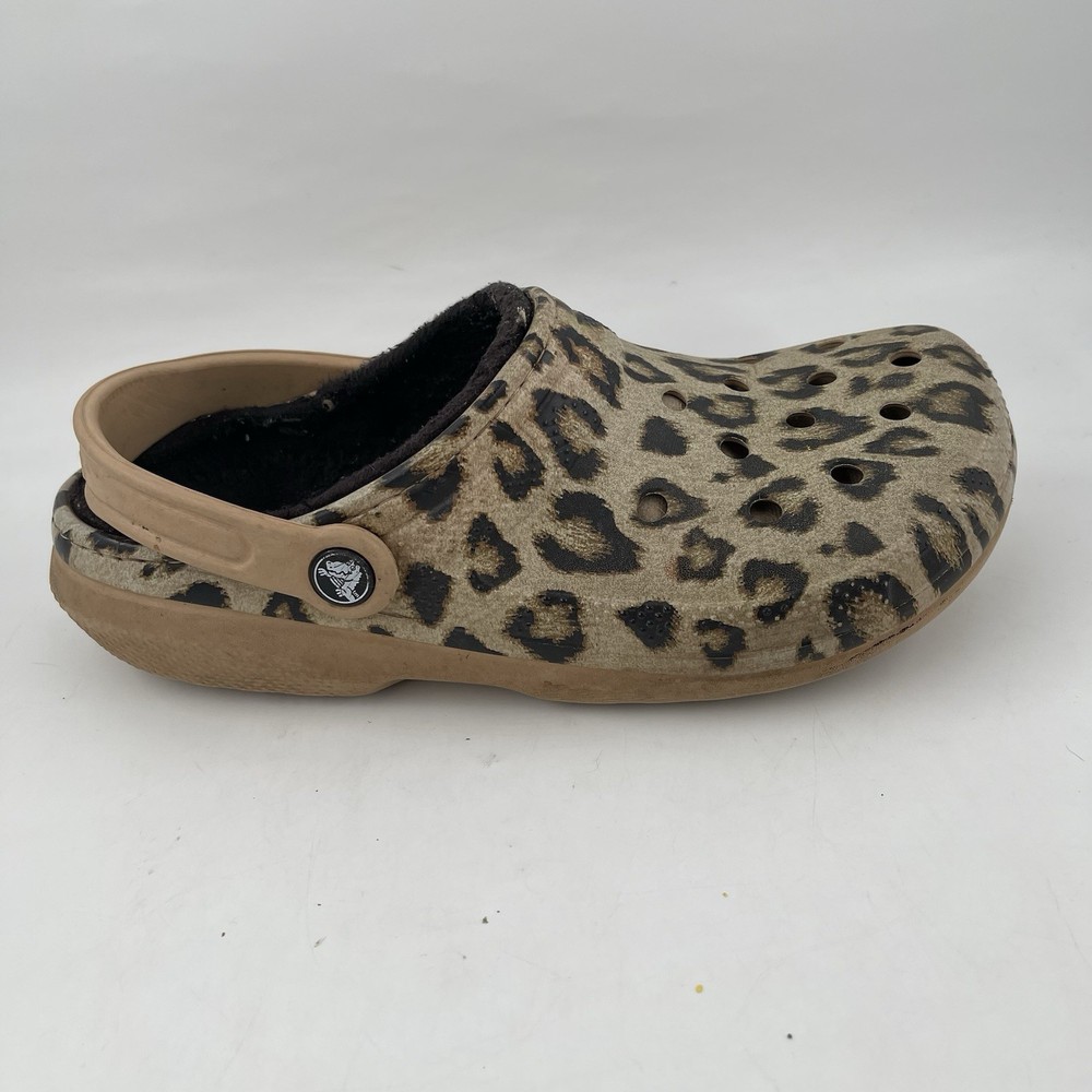 Women’s Classic Lined Leopard Print Crocs Clogs Size 8 Comfort Mules