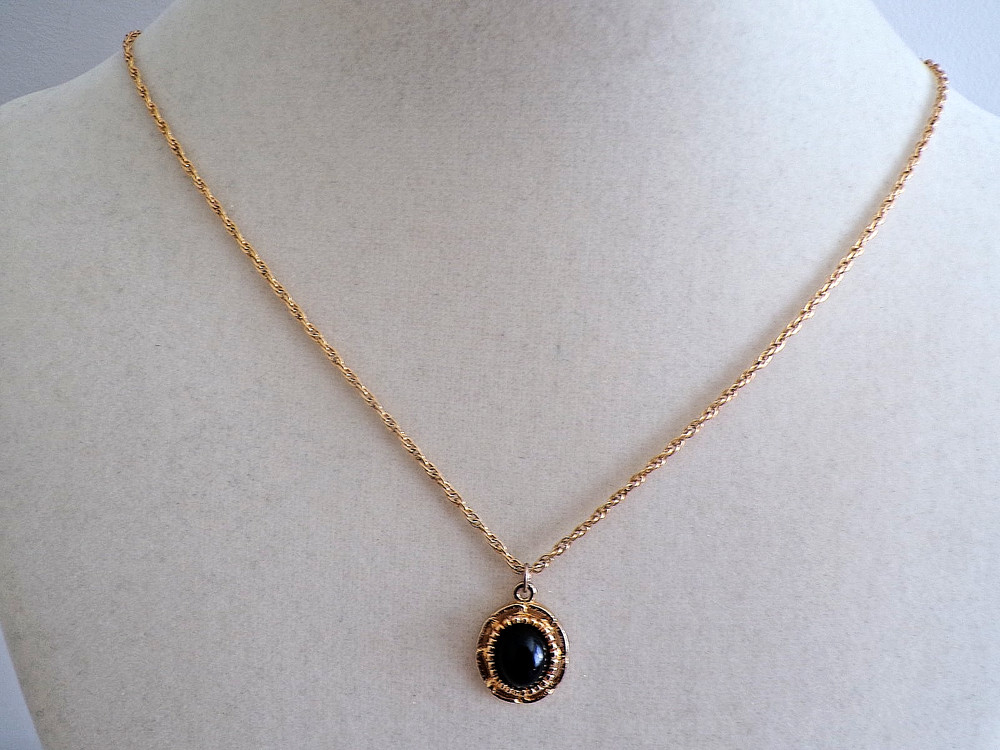 Vintage Gold Tone 18