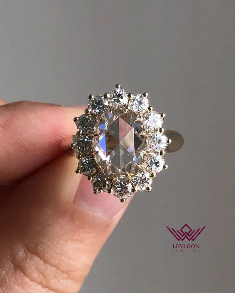 Oval G-H VVS Moissanite Halo Cathedral Ring in 18K Gold