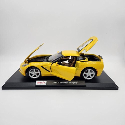 2014 Chevrolet Corvette Stingray - 1:18 Diecast Model - Yellow - By Maisto