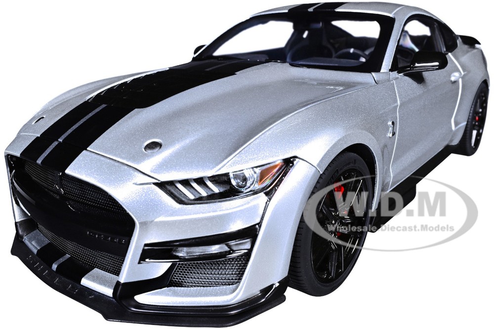 Ford Mustang Shelby Gt500 Iconic Silver 1/18 Model Car By Autoart 73096