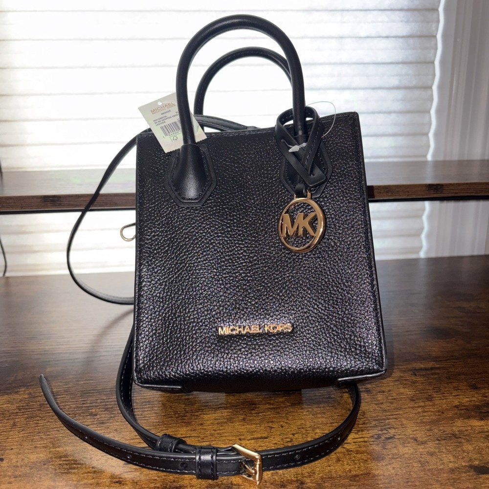 Authentic Michael Kors Mercer Extra-Small Pebbled Leather Crossbody Bag Black.