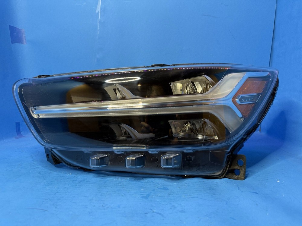 OEM 2019-2020 Volvo XC40 Left Driver-Side Non-Adaptive LED Headlight 316568815