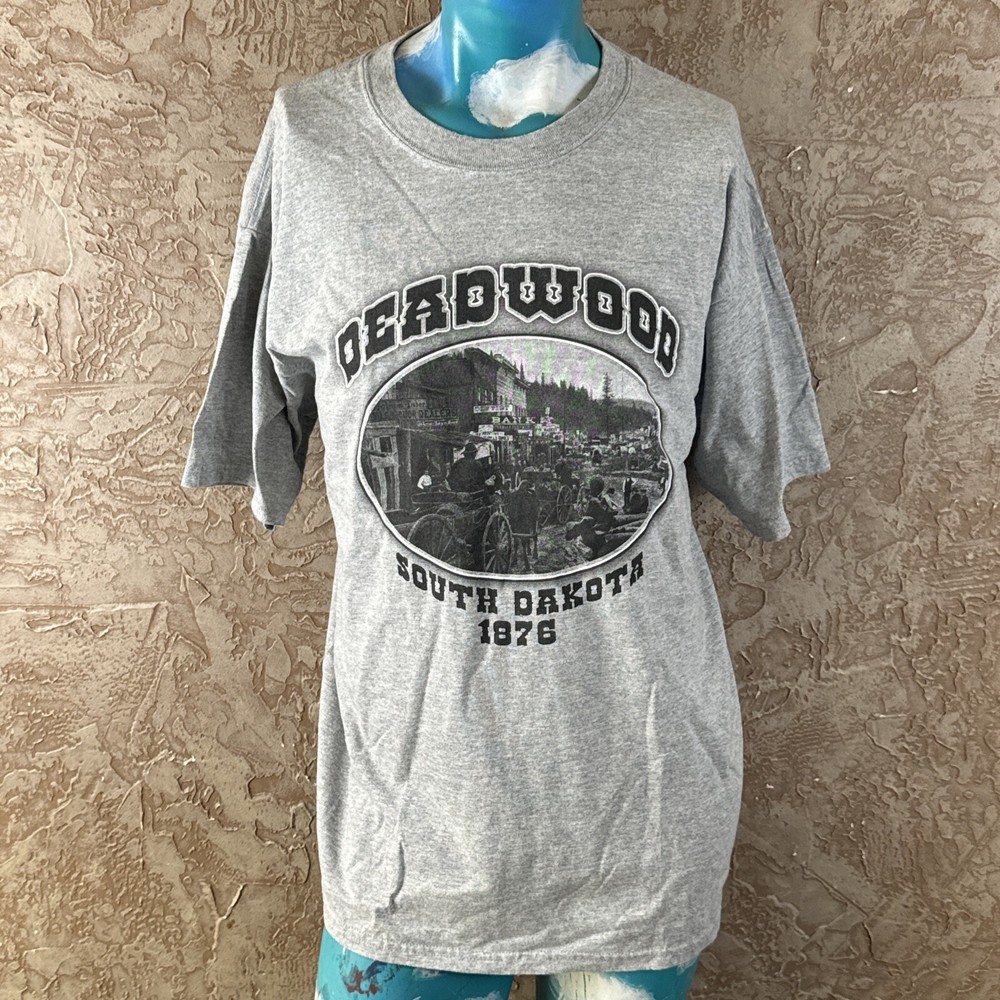 Deadwood South Dakota 1876 Graphic T-Shirt XL Gildan Western History Tee