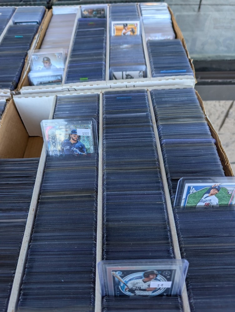 HOLIDAY Baseball Card Mystery Box🔥🎄🎅300+ Cards, A Guaranteed HIT