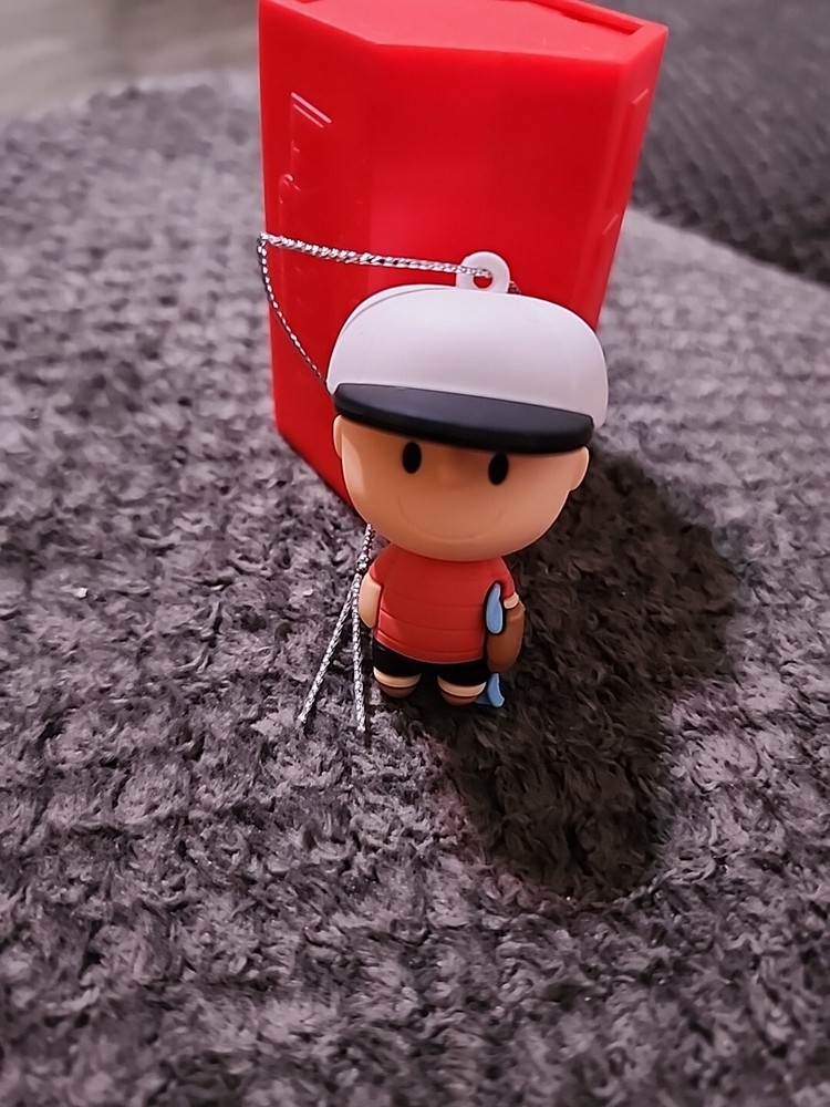 HALLMARK BASEBALL SNOOPY PEANUTS  MYSTERY CHRISTMAS ORNAMENT LINUS VAN PELT 2024