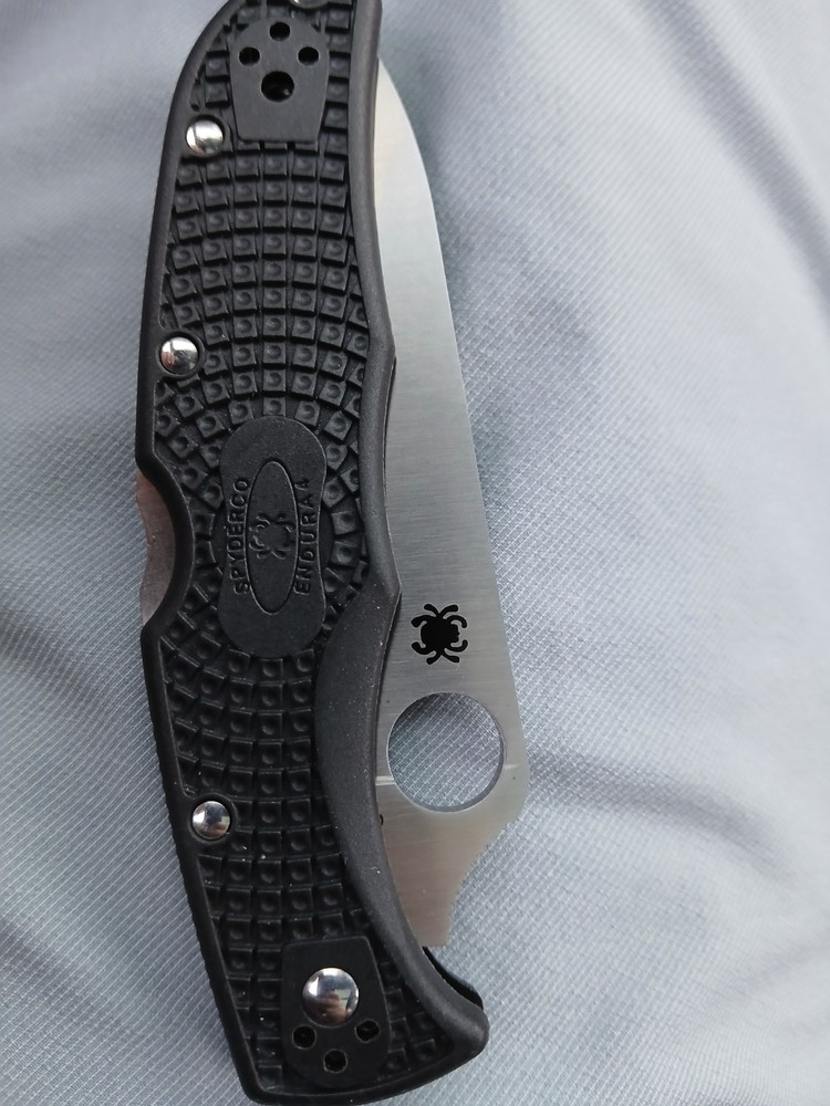 Spyderco Endura 4 VG-10 Seki-City Black Folding Knife