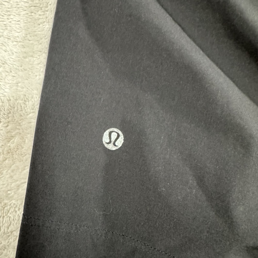 Lululemon Shorts Mens 2XL Black Athletic Running Training Lightweight